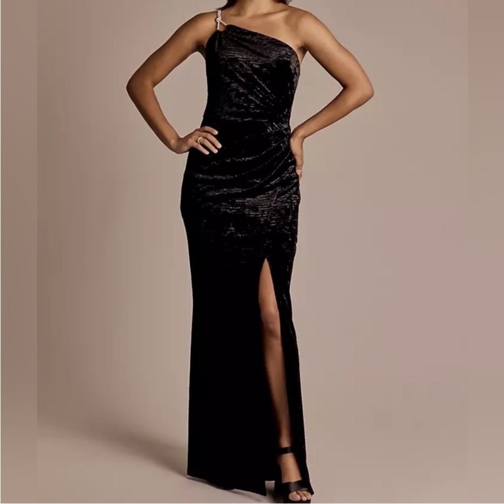 DB STUDIO
Crystal One-Shoulder Crushed Velvet Sheath Dress Size‎ 18 NWT